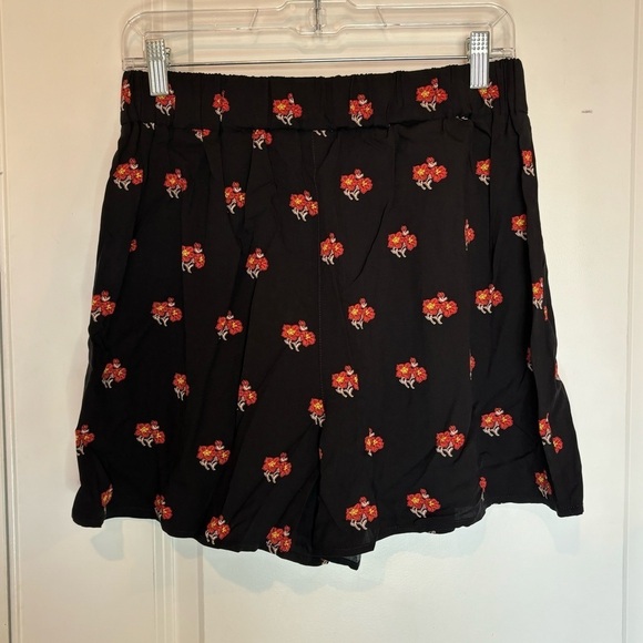 NWT Maeve Anthroplogie Black Floral Pleated Flounce Shorts XS - Picture 5 of 9